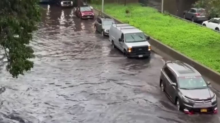 New York inondée par des pluies torrentielles, le métro en partie paralysé