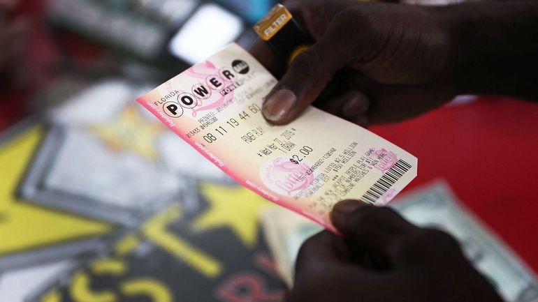 Un Californien décroche deux milliards de dollars à la loterie, record mondial