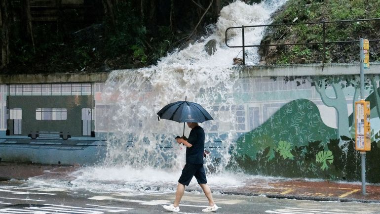 Hong Kong : alerte aux pluies torrentielles, cumul inédit en août depuis le XIXe siècle
