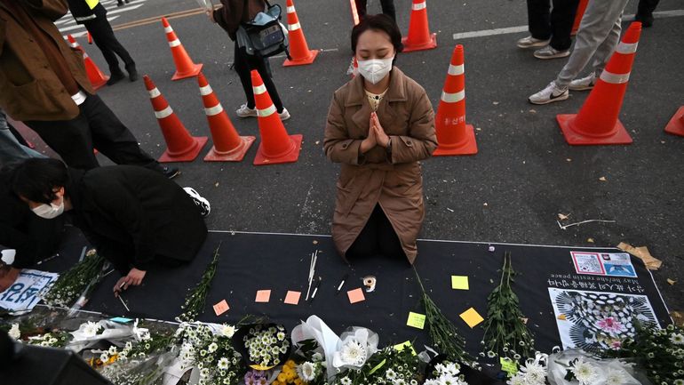 Bousculade mortelle d'Halloween à Séoul : les autorités demandent des comptes à la police