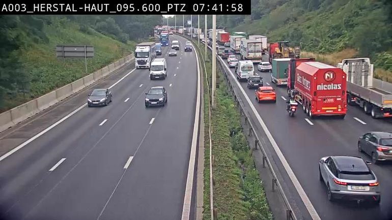 De gros bouchons ont concerné l'E40 entre Cheratte et Vottem vers Loncin ce vendredi matin