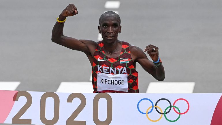 JO-2024: Kipchoge, le maître du marathon, visera un historique 3e titre à Paris, un concurrent de poids pour Bashir Abdi