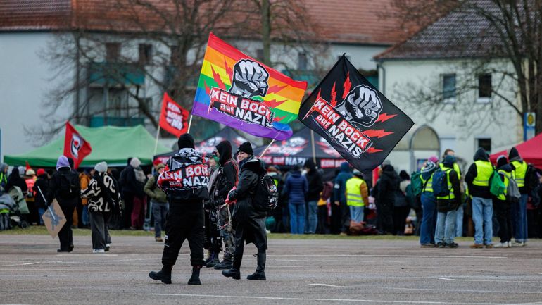 Allemagne : plusieurs milliers de manifestants retardent un congrès de l'AfD