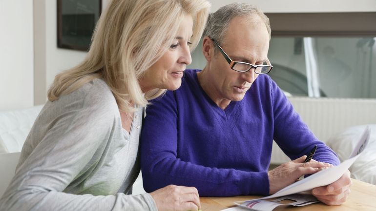 Pensions : en moyenne, les femmes continuent de toucher moins que les hommes, mais l'écart diminue