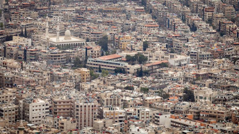 Israël frappe le sud de la Syrie et le quartier général de l'armée à Damas