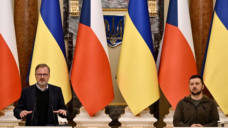 Guerre en Ukraine : la présidence de l'UE évoque des sanctions contre la Biélorussie