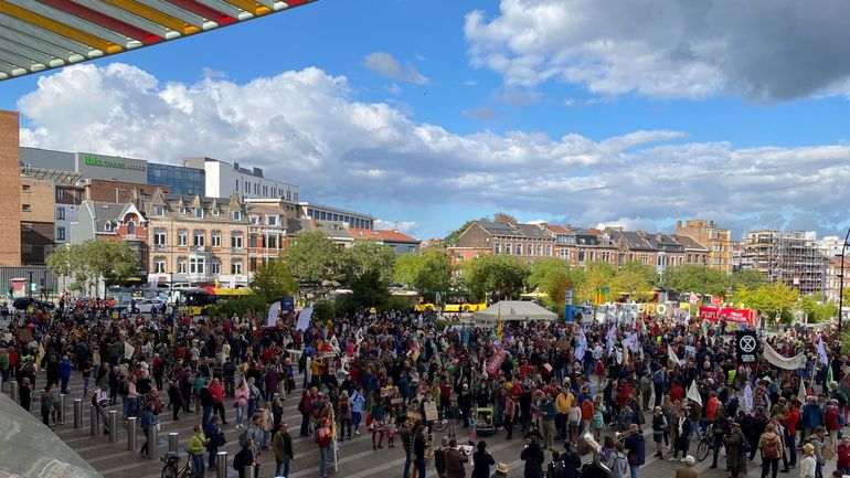 Manifestations dans le centre de Liège : 2000 personnes protestent contre le permis de Liège Airport et Alibaba