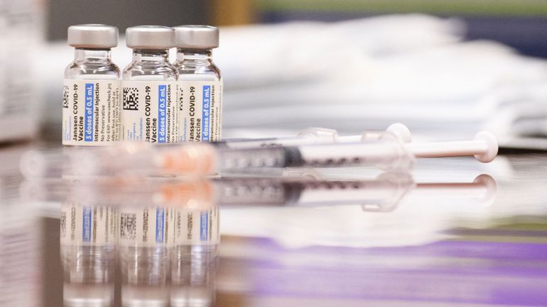 Vaccin anti-coronavirus : l'EMA identifie deux nouveaux effets secondaires du vaccin Johnson & Johnson