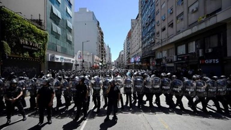 Argentine : recours et manifestation contre le 