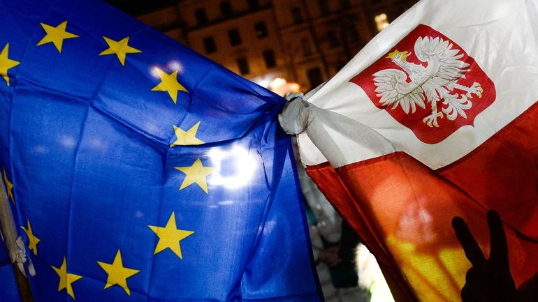 Pologne: le tribunal constitutionnel juge des articles des traités européens incompatibles avec la Constitution