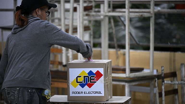 Législatives au Venezuela : un scrutin qui devrait conforter le pouvoir, vu le boycott de l'opposition
