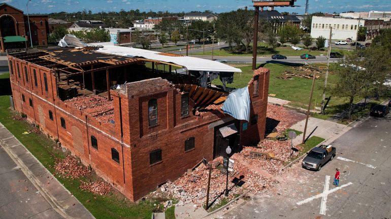 Etats-Unis : le bilan grimpe à au moins 63 morts après le passage de l'ouragan Hélène