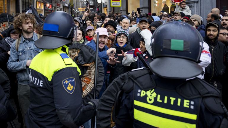 Pays-Bas : la police procède à 62 arrestations après des heurts en marge du match de l'Ajax Amsterdam et du Maccabi Tel-Aviv