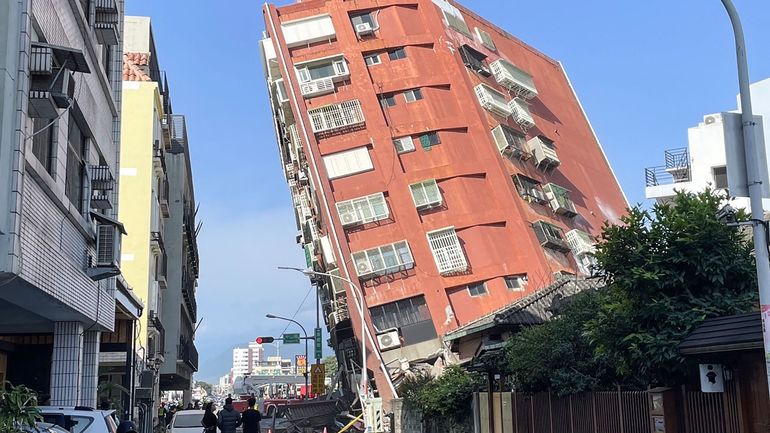 Taïwan : un puissant séisme d'une magnétitude de 7,5 sur l'échelle ouverte de Richter frappe l'île, neuf morts et plus de 800 blessés