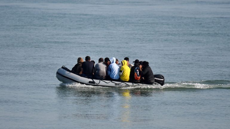 Manche : 126 migrants qui tentaient de rejoindre l'Angleterre secourus en mer