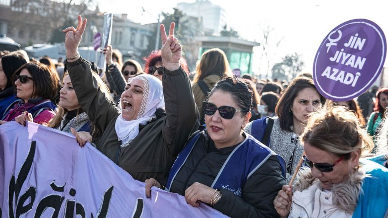 Sept féminicides recensés en une seule journée en Turquie, selon la télévision publique
