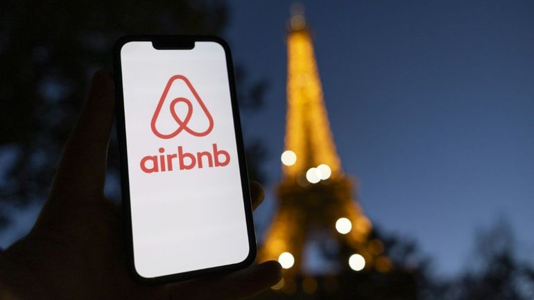 Tourisme en France : la Ville de Paris renforce la régulation des locations de meublés touristiques