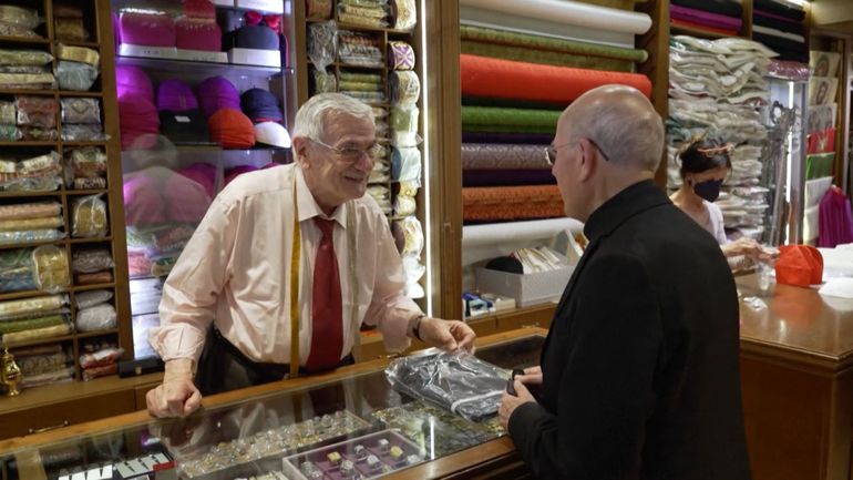 L'histoire du tailleur qui rêve d'habiller le nouveau pape