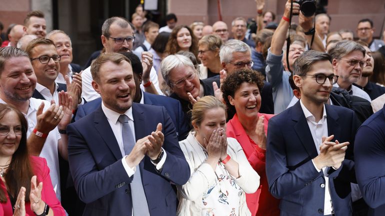 Allemagne : les sociaux-démocrates remportent de justesse les élections en Brandebourg, l'extrême droite sur les talons