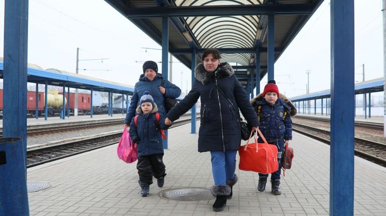 Ces Ukrainiennes qui préfèrent revenir dans un pays en guerre, le leur