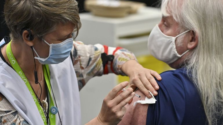 Coronavirus en Wallonie : plus de la moitié des centres de vaccination seront fermés à partir du 7 novembre