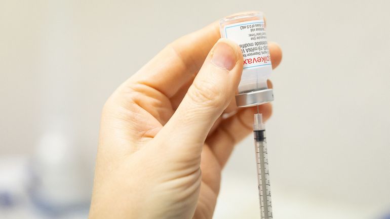 Coronavirus : l'efficacité de la dose de rappel baisse avec le temps, selon le CDC