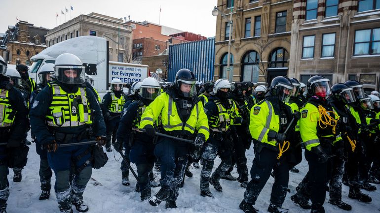 Convoi de la liberté : la police reprend progressivement le contrôle du centre d'Ottawa