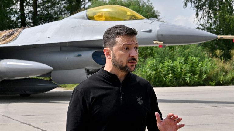 Guerre en Ukraine : Zelensky limoge le commandant de l'armée de l'air suite au crash énigmatique d'un F-16