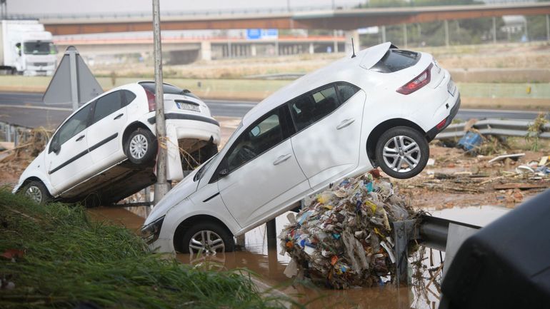 Inondations en Espagne : la protection civile met en garde contre des pluies intenses à Barcelone et ses environs