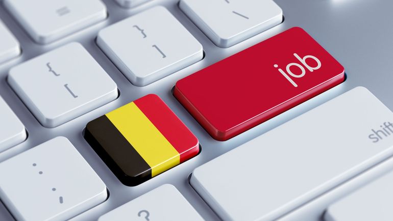 En août 2025, le nombre de chômeurs complets indemnisés a grimpé, surtout en Flandre