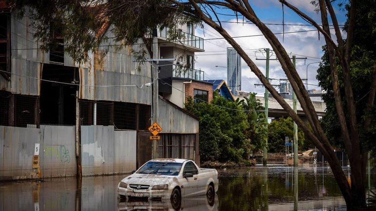 Des dizaines de milliers d'Australiens priés de fuir les inondations