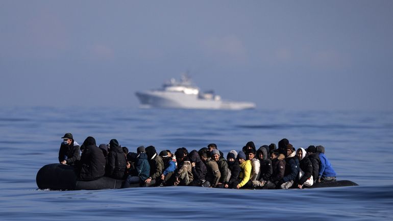 Asile et Migration : plus de 1.100 migrants arrivés samedi au Royaume-Uni sur de petites embarcations