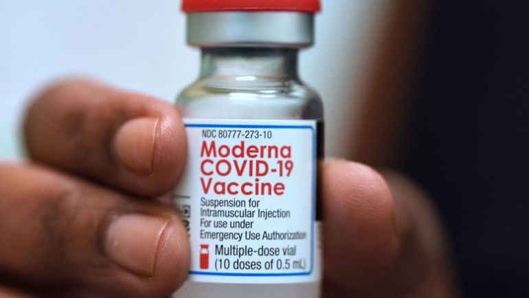 Vaccin Covid-19: les autorités sanitaires françaises déconseillent le Moderna pour les moins de 30 ans