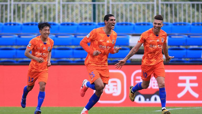 Les Belges à l'étranger : Marouane Fellaini, buteur, offre la victoire contre Guangzhou et Mousa Dembélé en Chine