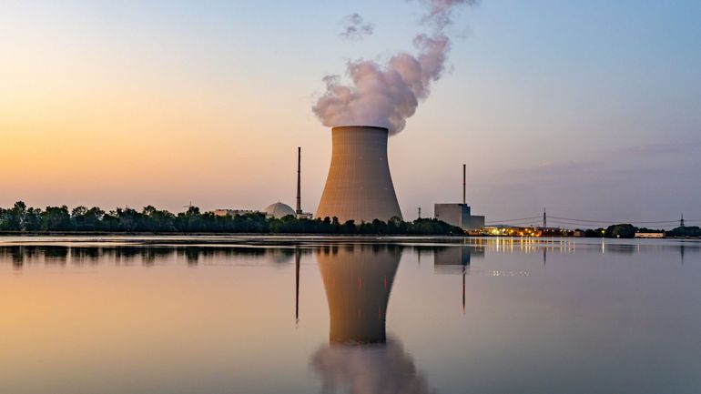 Crise énergétique : l'Allemagne pourrait prolonger l'activité de sa plus grande centrale nucléaire, en Bavière
