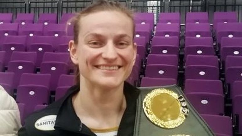 Femke Hermans conserve son titre de championne du monde IBO des super-welters