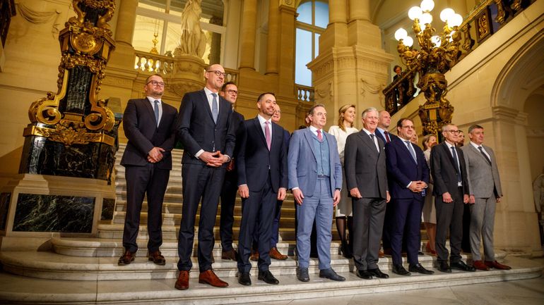 11 hommes, 4 femmes : le gouvernement De Wever, un 