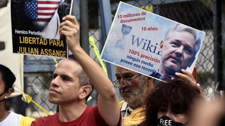 Mexique : des cyclistes en soutien à Assange avant la venue de Blinken