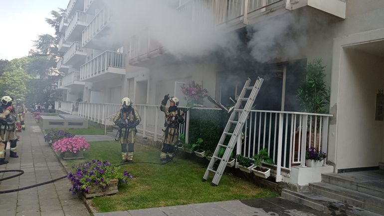 Incendie maîtrisé dans un immeuble à Uccle : une femme brûlée hospitalisée