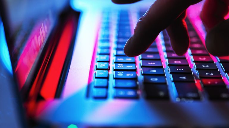 Des milliers d'internautes en Europe privés d'internet après une probable cyberattaque