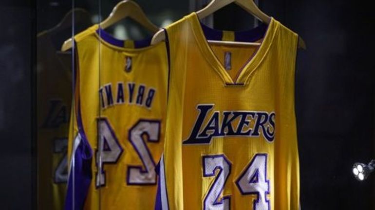 5,8 millions de dollars pour un maillot de Kobe Bryant vendu aux enchères, seuls Jordan et Maradona ont fait mieux