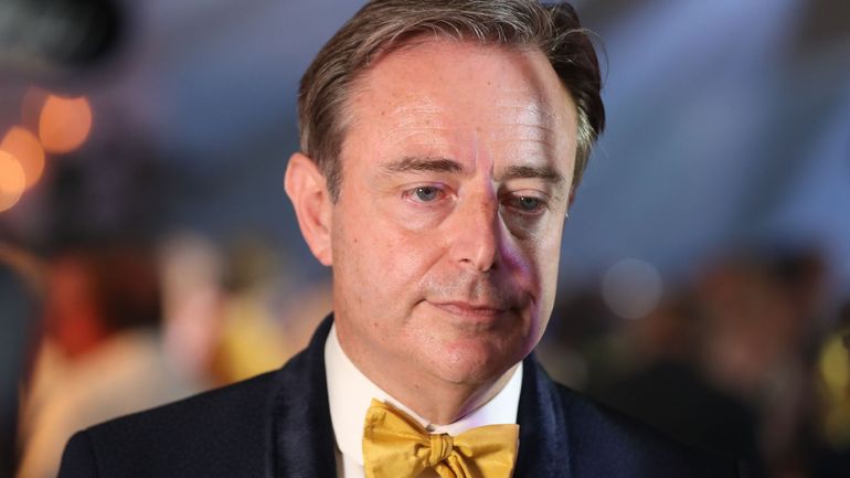 Lors de la fête d'été de la N-VA, Bart De Wever fustige à nouveau le gouvernement fédéral : 