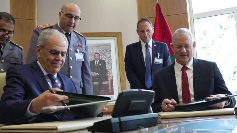 Le ministre israélien de la défense Benny Gantz achève une visite au Maroc, ce qui provoque la colère d'Alger