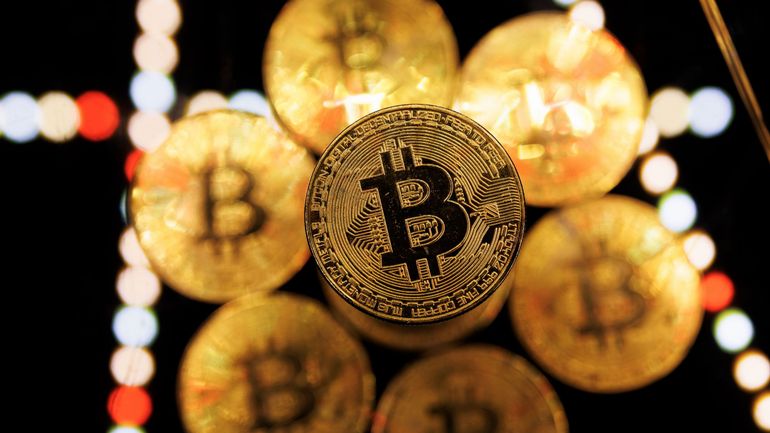 Le bitcoin à 100.000 dollars, porté par l'accord entre Washington et Londres