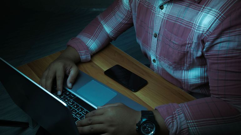 Comment les pédocriminels récupèrent les photos de vos enfants publiées sur les réseaux sociaux