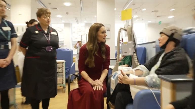 La princesse Kate Middleton annonce être en rémission de son cancer, après une visite à l'hôpital où elle a été soignée