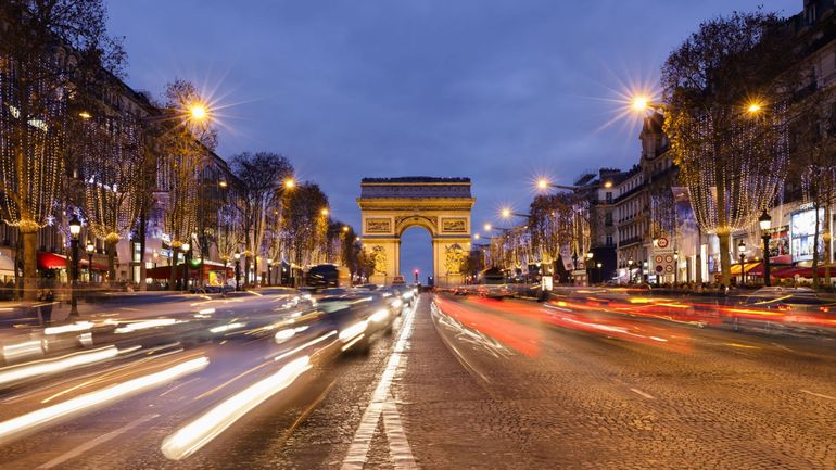 Grands travaux à Paris : en vue des JO, les prestigieux Champs-Elysées vont être 