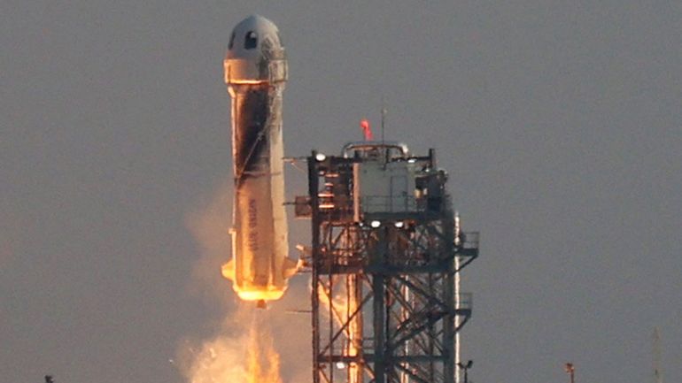 A bord de sa fusée, Jeff Bezos s'est envolé ce mardi à son tour vers l'espace