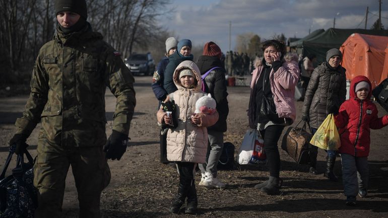 Guerre en Ukraine : Moscou annonce des couloirs humanitaires quotidiens vers la Russie