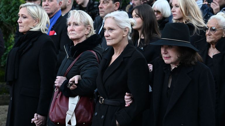 La famille Le Pen devra bien rembourser 300.000 euros dus par leur père au Parlement européen